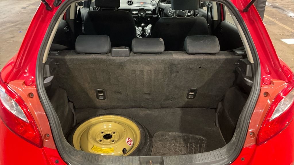 Used Mazda Mazda2 2014 for sale - 77133432: Photo 8