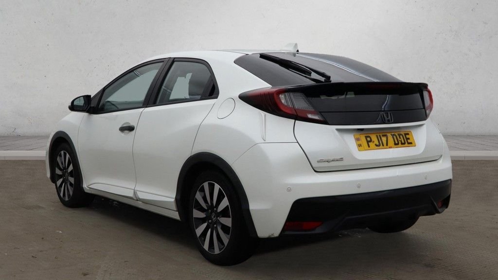 Used Honda Civic 2017 for sale - 76582621: Photo 4