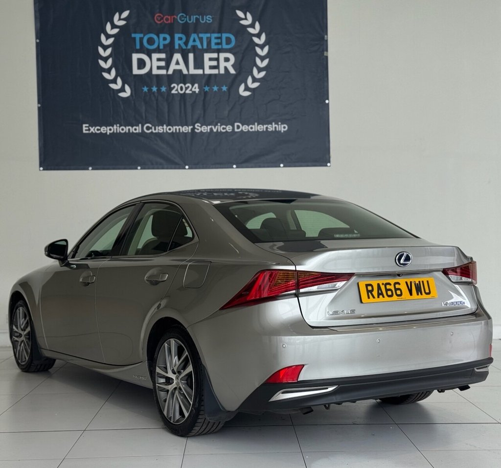 Used Lexus IS 2017 for sale - 76333341: Photo 5