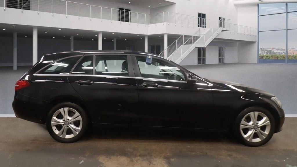 Used Mercedes-Benz C Class 2015 for sale - 76731207: Photo 17