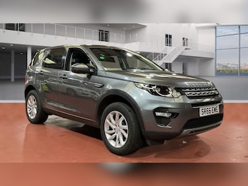 Used Land Rover Discovery Sport 2017 for sale - 76014799: Photo