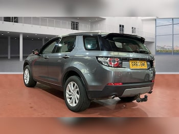 Used Land Rover Discovery Sport 2017 for sale - 76014799: Photo