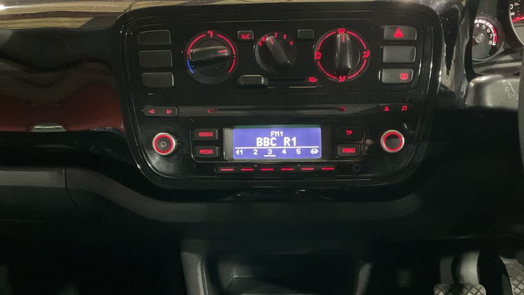 Used Volkswagen up! 2013 for sale - 77547554: Photo 23