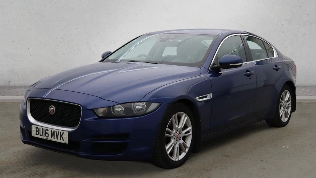 Used Jaguar XE 2016 for sale - 77525860: Photo 2