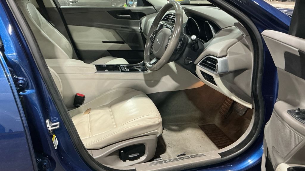 Used Jaguar XE 2016 for sale - 77525860: Photo 21