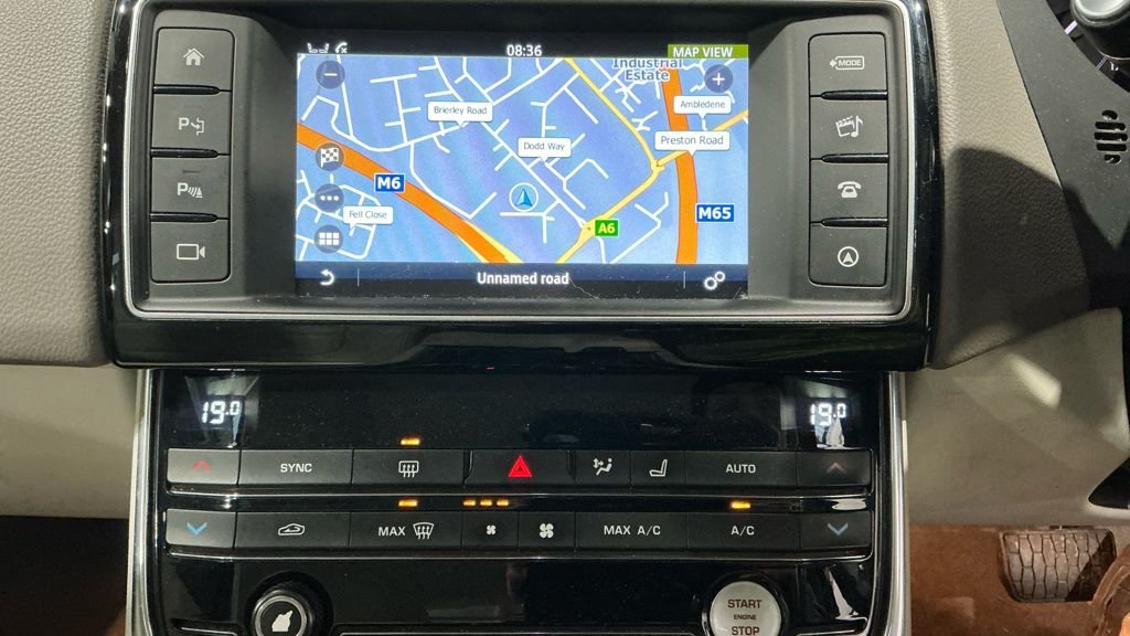 Used Jaguar XE 2016 for sale - 77525860: Photo 23