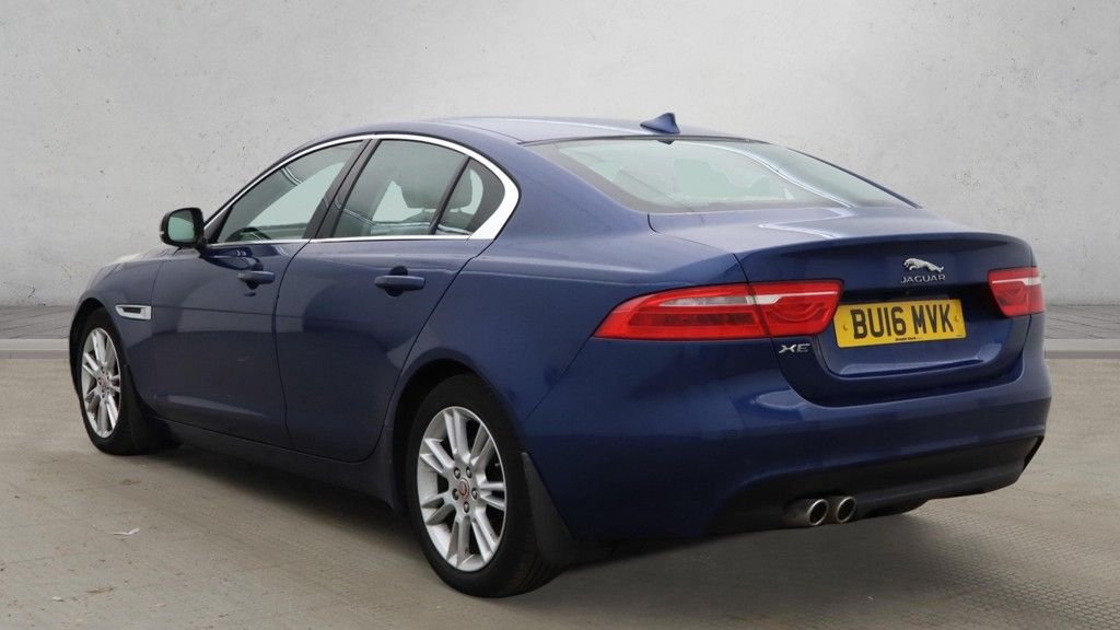 Used Jaguar XE 2016 for sale - 77525860: Photo 3