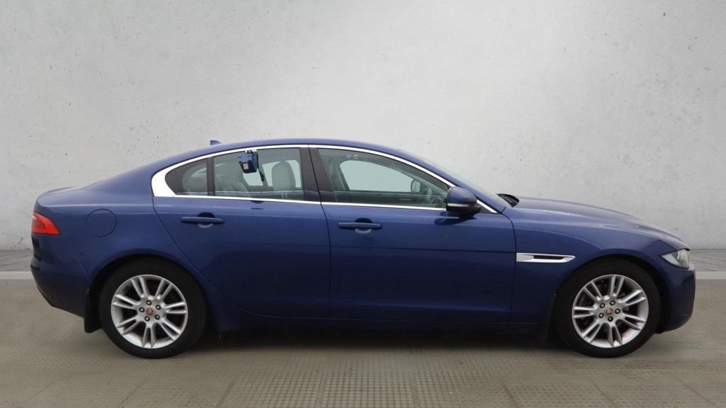 Used Jaguar XE 2016 for sale - 77525860: Photo 5