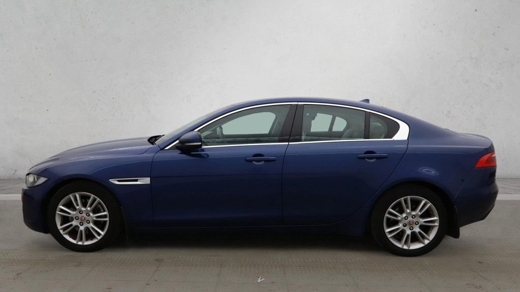 Used Jaguar XE 2016 for sale - 77525860: Photo 6