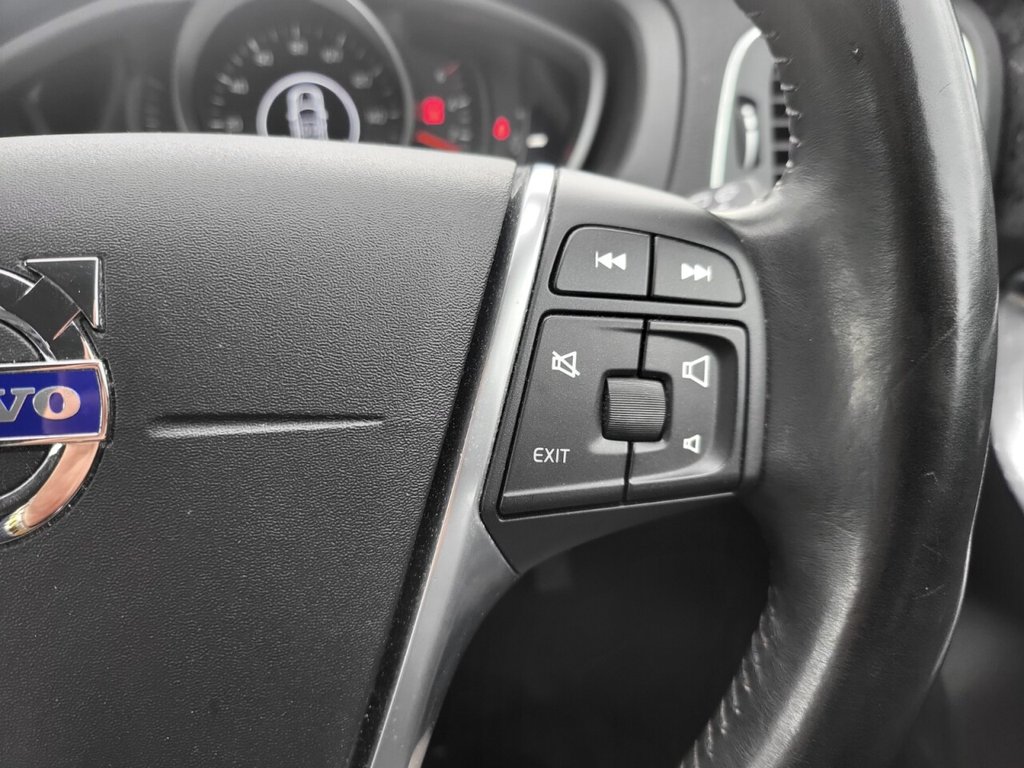 Used Volvo V40 2015 for sale - 76333386: Photo 13