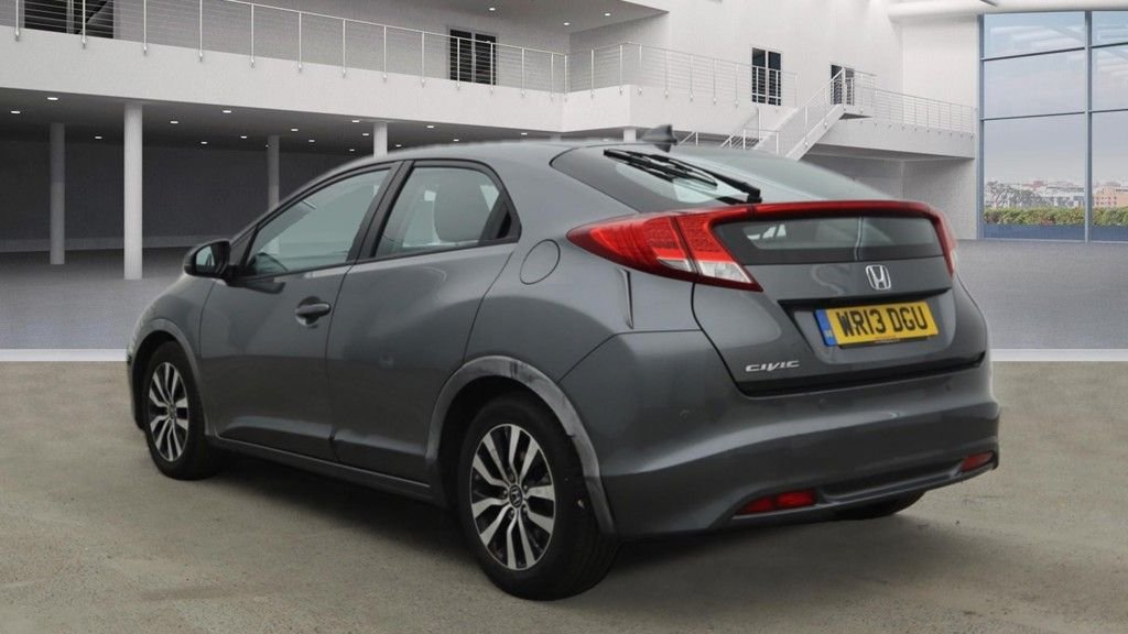 Used Honda Civic 2013 for sale - 76495961: Photo 4