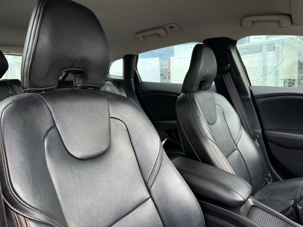 Used Volvo V40 2014 for sale - 77608707: Photo 9