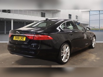 Used Jaguar XF 2016 for sale - 76154496: Photo 4