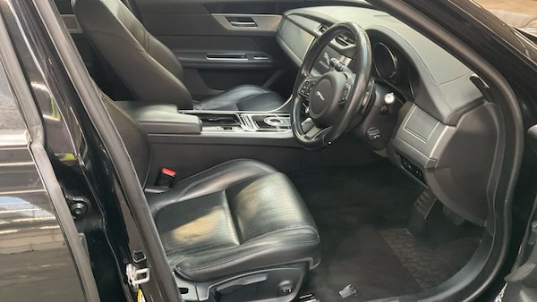 Used Jaguar XF 2016 for sale - 76154496: Photo 9