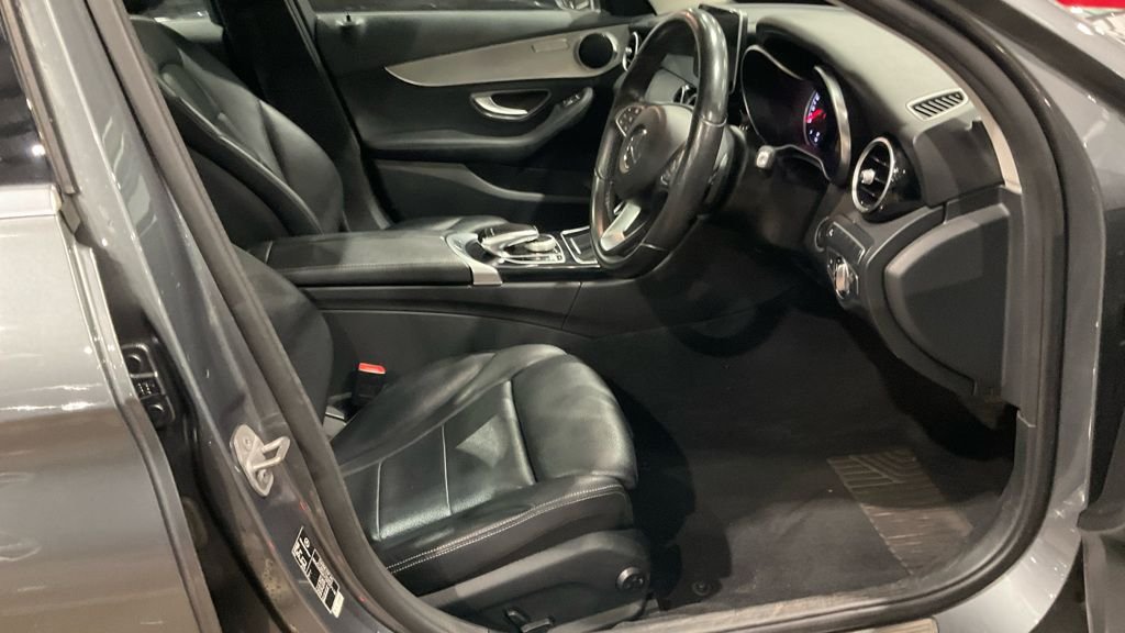 Used Mercedes-Benz C-Class 2017 for sale - 76014832: Photo 8