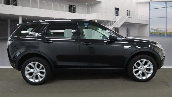 Used Land Rover Discovery Sport 2018 for sale - 76168516: Photo 5
