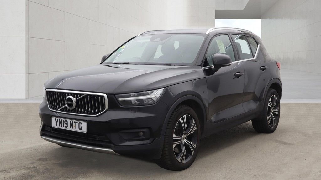 Used Volvo XC40 2019 for sale - 78128875: Photo 2