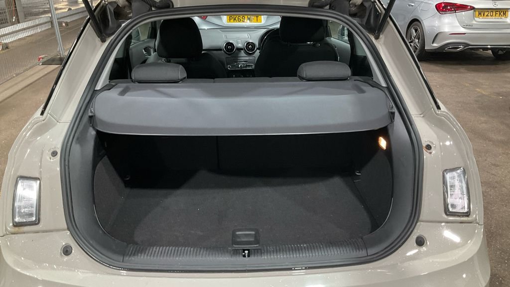 Used Audi A1 2017 for sale - 76582548: Photo 7