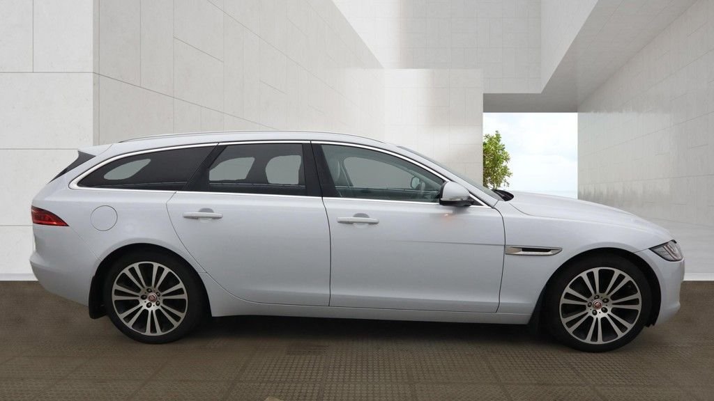 Used Jaguar XF 2017 for sale - 78215812: Photo 5