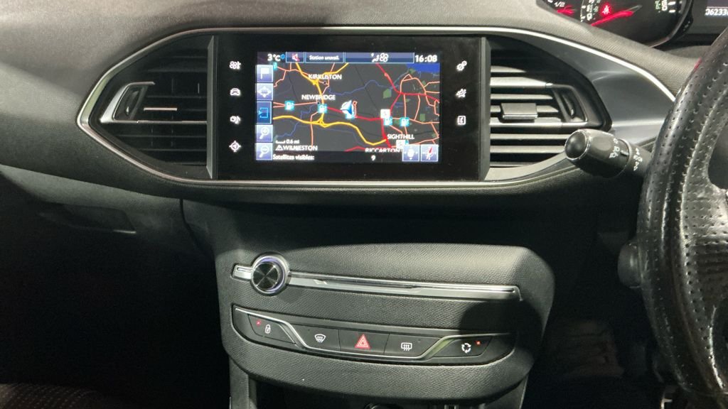 Used Peugeot 308 2017 for sale - 77507342: Photo 12