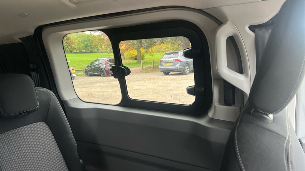 Used Volkswagen Transporter 2025 for sale - 76146158: Photo 40