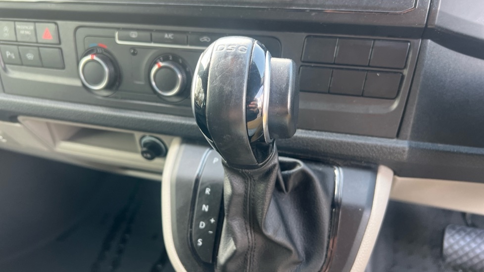 Used Volkswagen Transporter 2018 for sale - 77052668: Photo 14