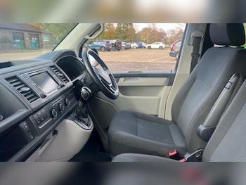 Used Volkswagen Transporter 2018 for sale - 77052668: Photo