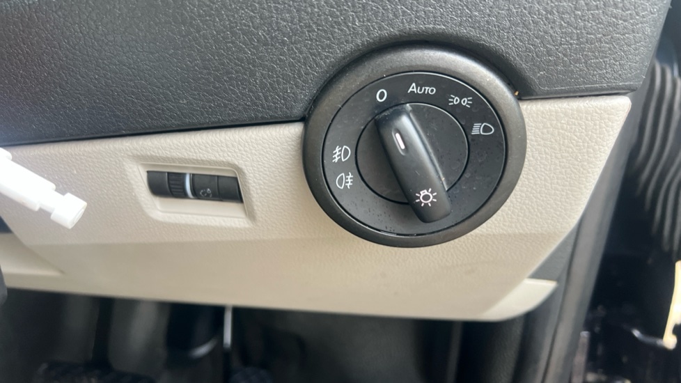 Used Volkswagen Transporter 2018 for sale - 77052668: Photo 40