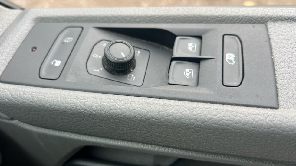 Used Volkswagen Transporter 2023 for sale - 76452204: Photo 40