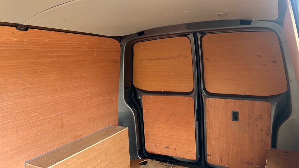 Used Volkswagen Transporter 2023 for sale - 76452204: Photo 9