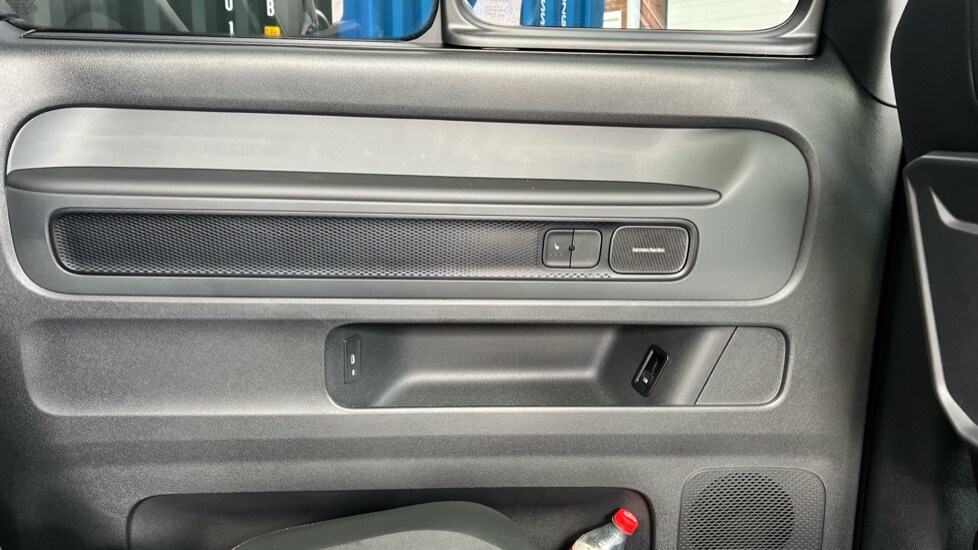 Used Volkswagen ID.Buzz 2025 for sale - 76475158: Photo 42