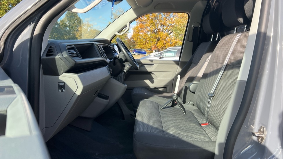 Used Volkswagen Transporter 2023 for sale - 76602886: Photo 2