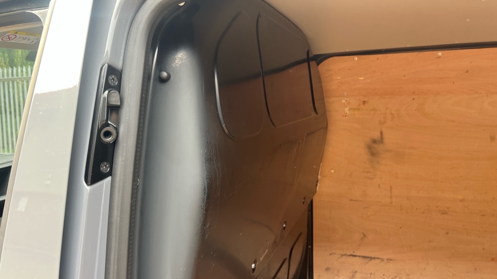 Used Volkswagen Transporter 2021 for sale - 76117088: Photo 22