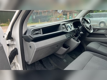 Used Volkswagen Transporter 2021 for sale - 75595631: Photo
