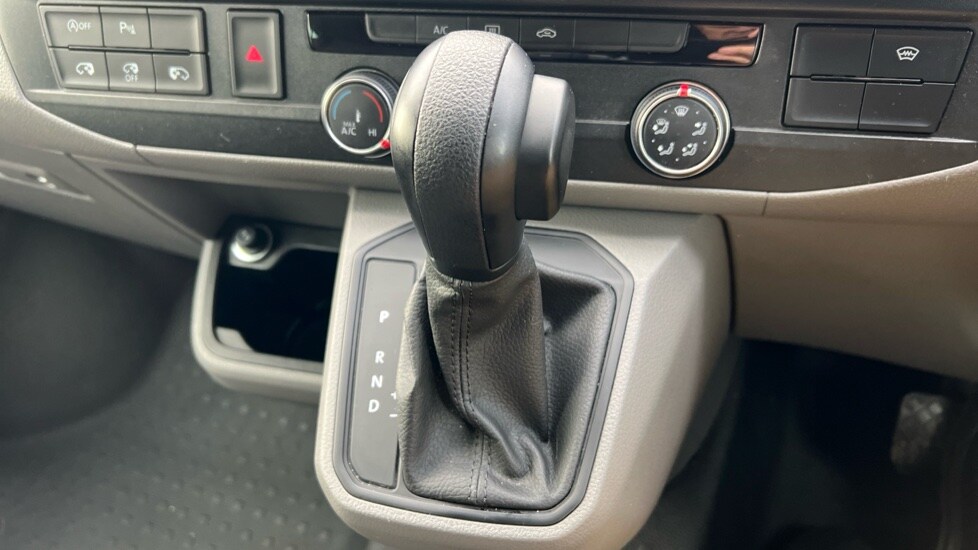 Used Volkswagen Transporter 2024 for sale - 76556801: Photo 14