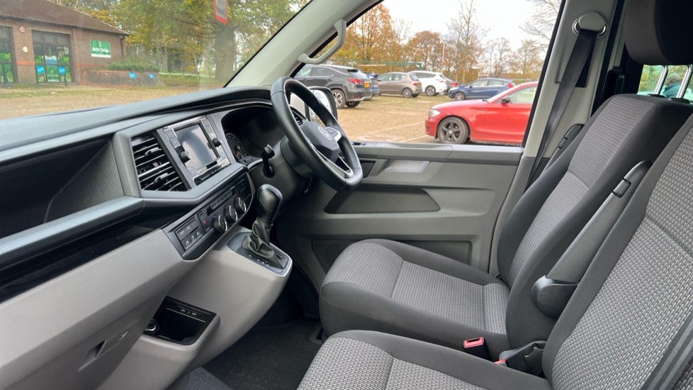 Used Volkswagen Transporter 2024 for sale - 76556801: Photo 2