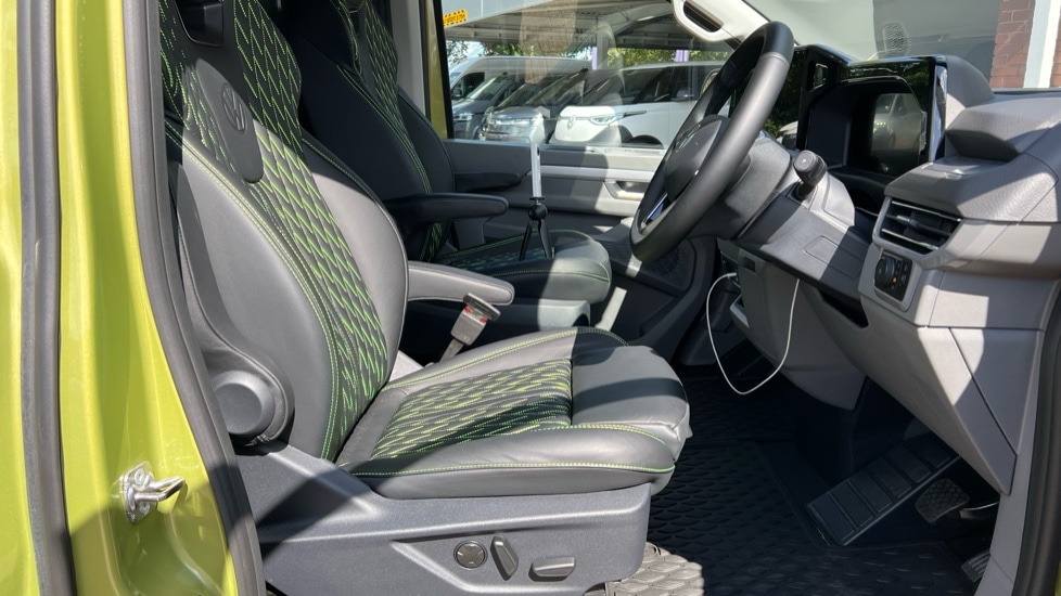 Used Volkswagen Transporter 2025 for sale - 76366461: Photo 2