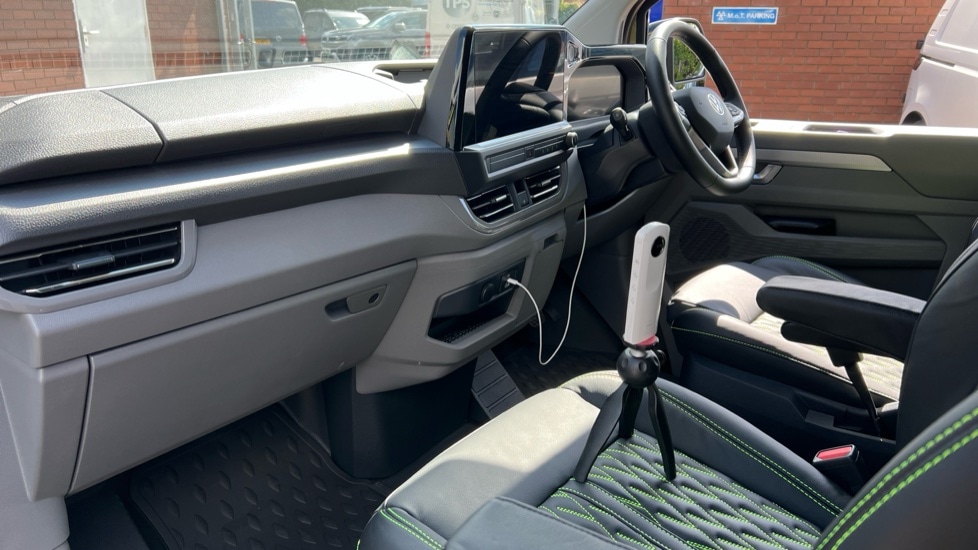 Used Volkswagen Transporter 2025 for sale - 76366461: Photo 51