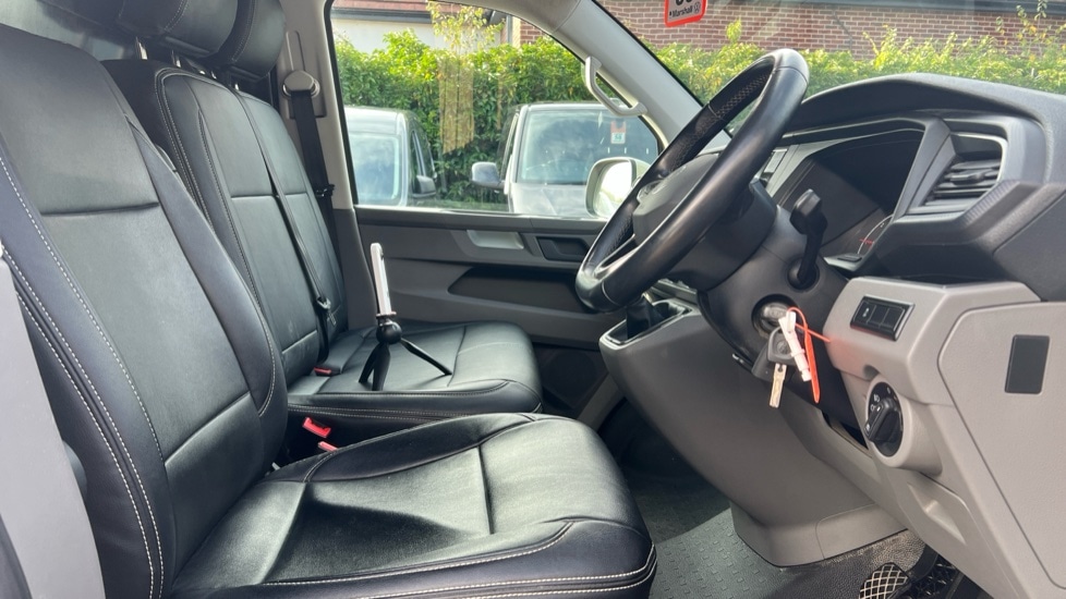 Used Volkswagen Transporter 2022 for sale - 76161537: Photo 2