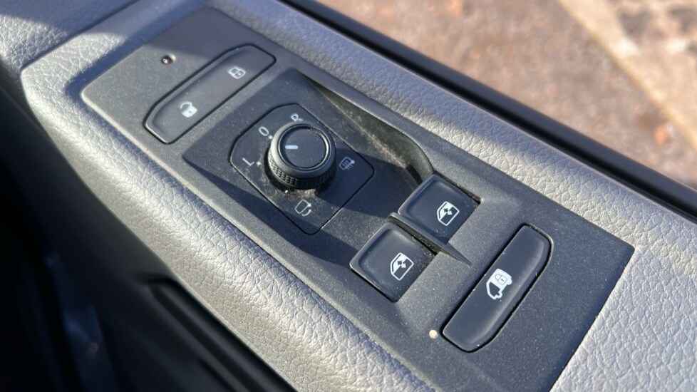 Used Volkswagen Transporter 2023 for sale - 75943261: Photo 26