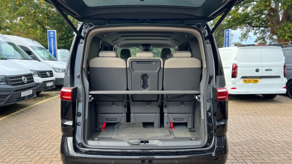 Used Volkswagen Multivan 2025 for sale - 76297571: Photo 10