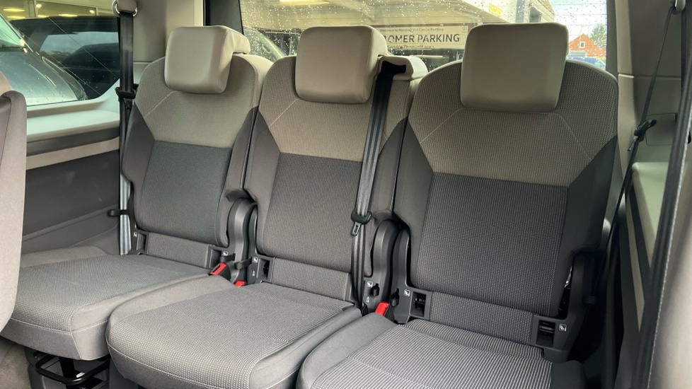 Used Volkswagen Multivan 2025 for sale - 76297571: Photo 16