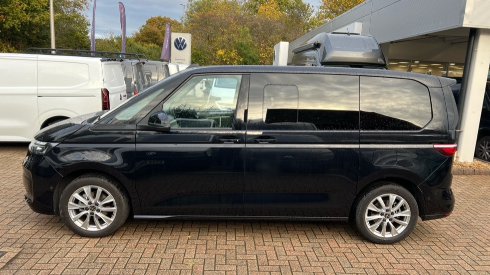Used Volkswagen Multivan 2025 for sale - 76297571: Photo 18