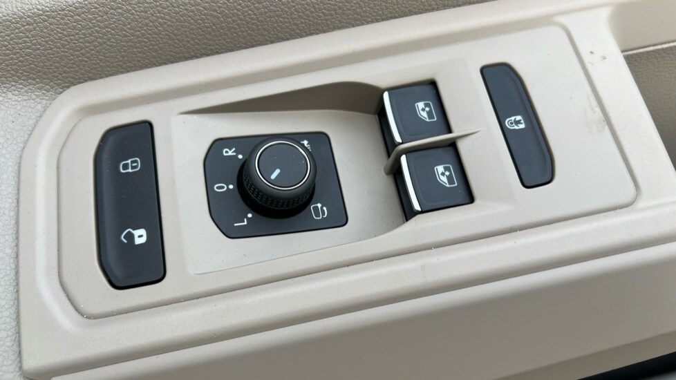 Used Volkswagen Multivan 2025 for sale - 76297571: Photo 24