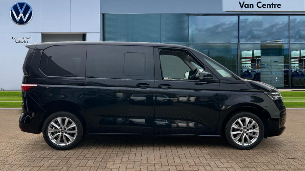 Used Volkswagen Multivan 2025 for sale - 76297571: Photo 4
