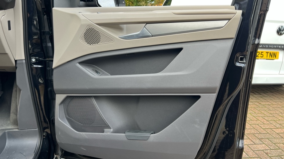 Used Volkswagen Multivan 2025 for sale - 76297571: Photo 43