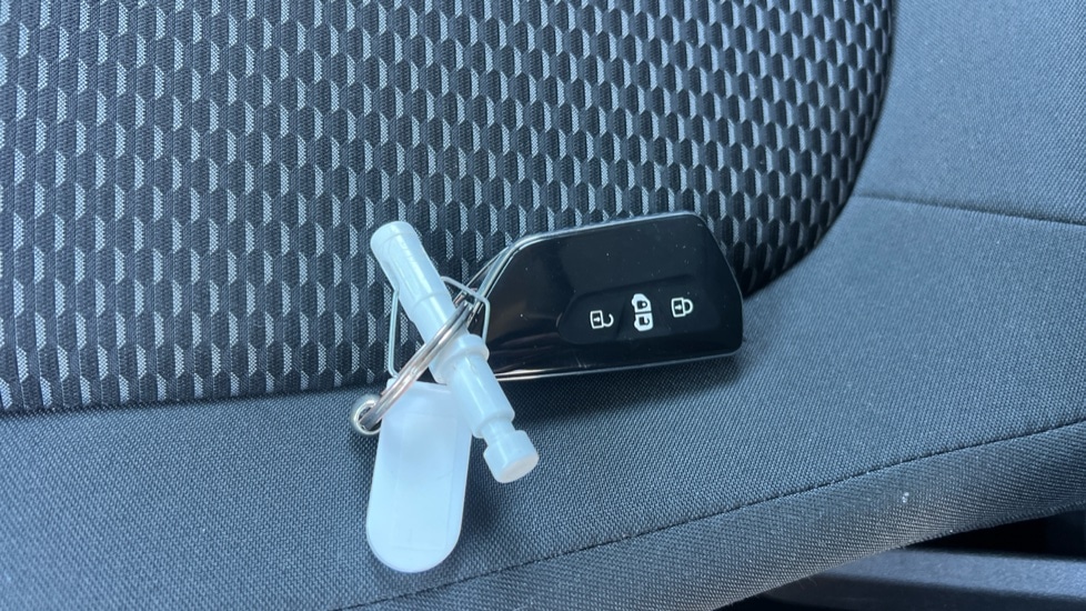 Used Volkswagen ID.Buzz 2023 for sale - 76475190: Photo 21