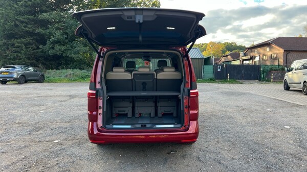Used Volkswagen Multivan 2025 for sale - 76161430: Photo 10