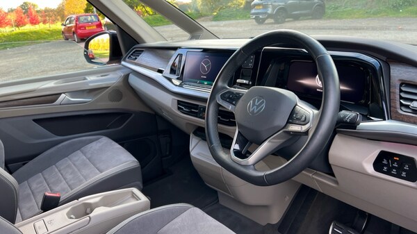 Used Volkswagen Multivan 2025 for sale - 76161430: Photo 6