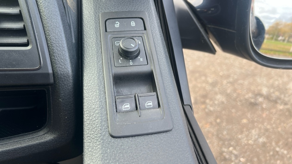 Used Volkswagen Transporter 2018 for sale - 76773250: Photo 39